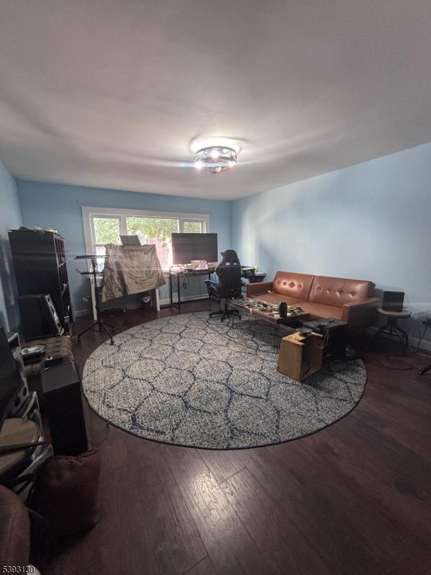 Passaic City, NJ 07055,212 4Th St