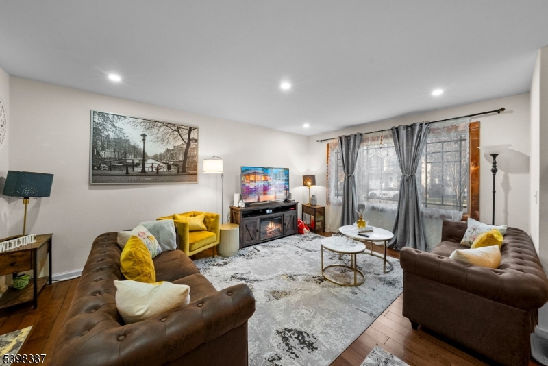 North Brunswick Twp., NJ 08902,1721 Holly Rd