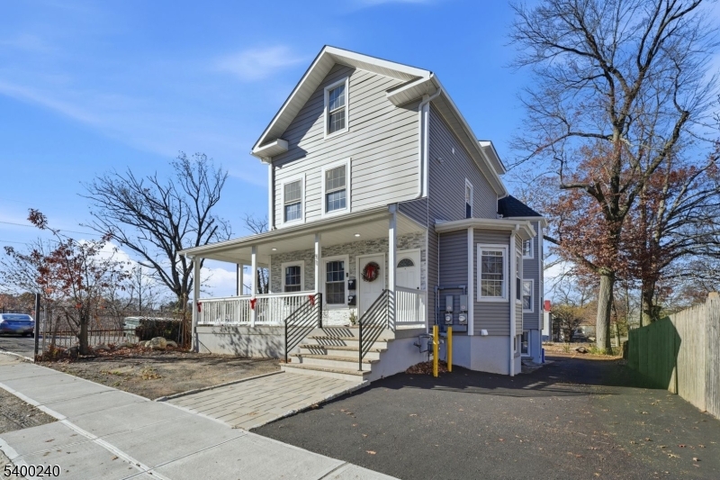 East Orange City, NJ 07017,51 N Maple Ave