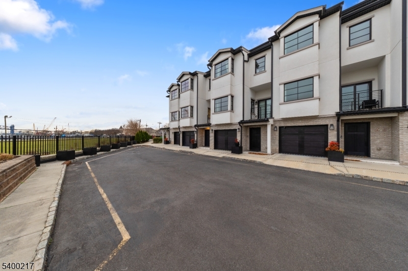 2 Harbor Front Plz, Elizabeth City, NJ 07206