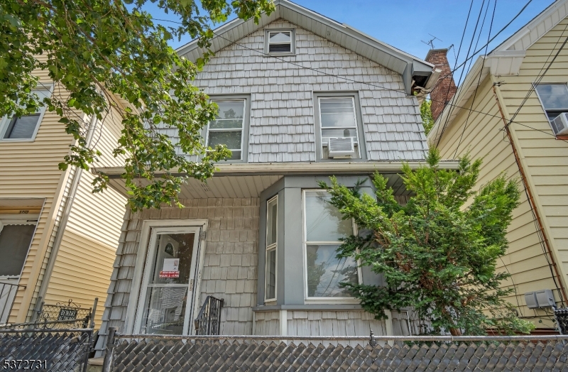 100 Grant Ave, Harrison Town, NJ 07029