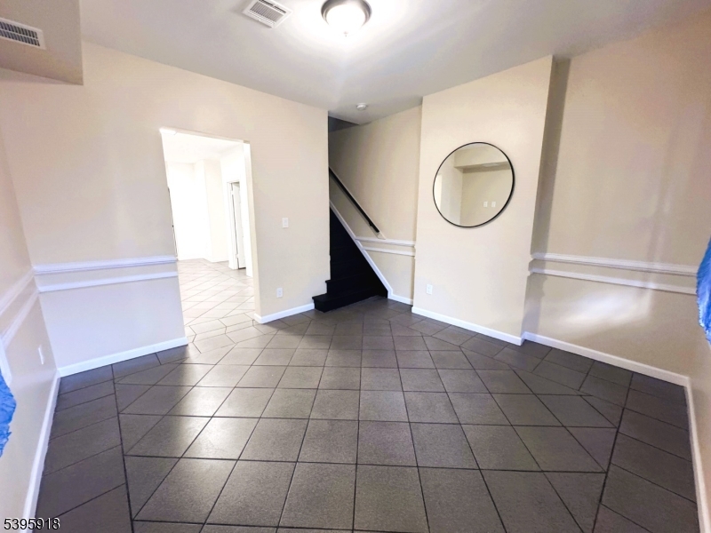 Elizabeth City, NJ 07201,158 Catherine St #A