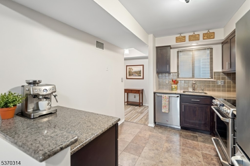 Clinton Twp., NJ 08801,59 Meadowview Dr