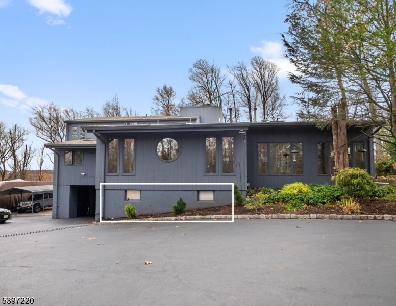 500 Phillip Ln, Watchung Boro, NJ 07069