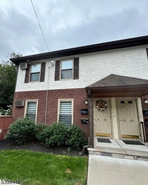 41 Treetop Ct, Bloomingdale Boro, NJ 07403