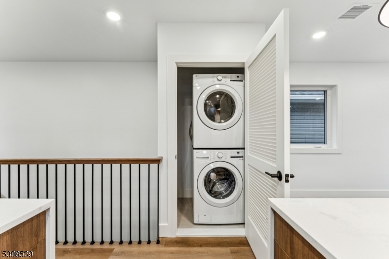 East Orange City, NJ 07018,84 Hollywood Ave #2