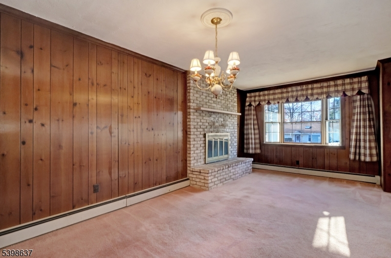 West Orange Twp., NJ 07052,27 Morris Rd