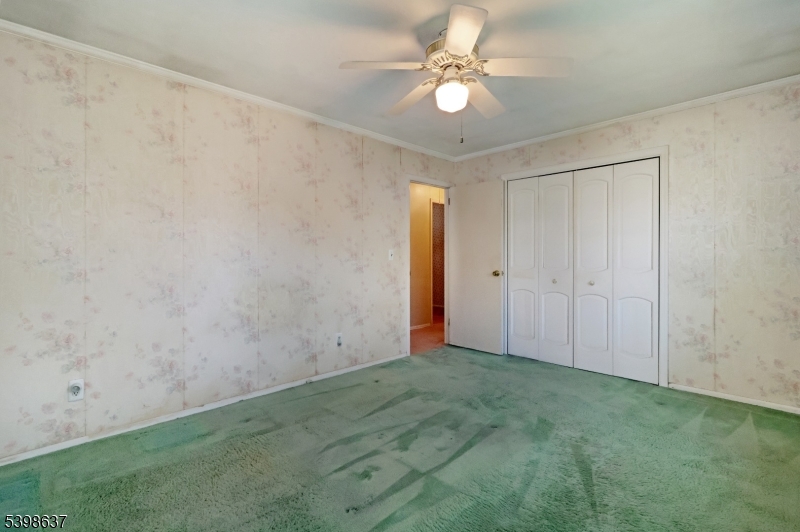 West Orange Twp., NJ 07052,27 Morris Rd