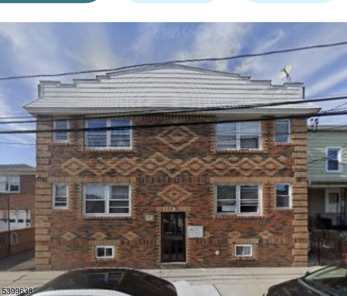 Elizabeth City, NJ 07202,329 Christine St #2L