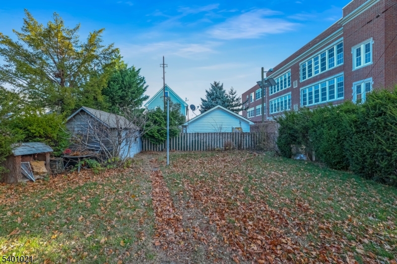 Wallington Boro, NJ 07057,242 Main Ave