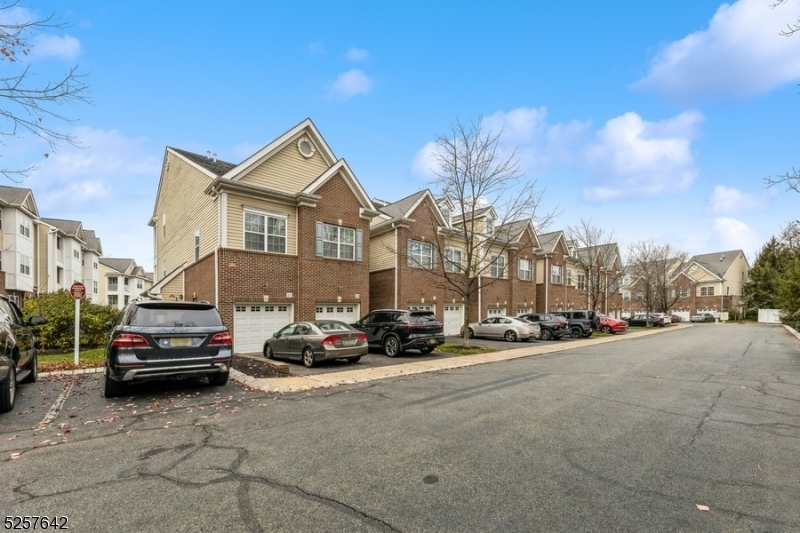 Morristown Town, NJ 07960,101 Taft Ln