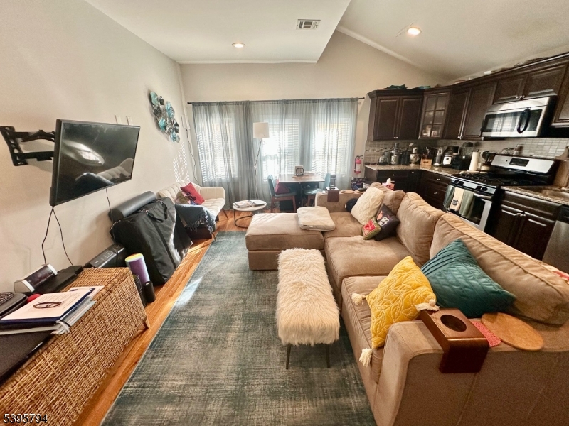 Montclair Twp., NJ 07042,390 Apt4 Orange Rd #4