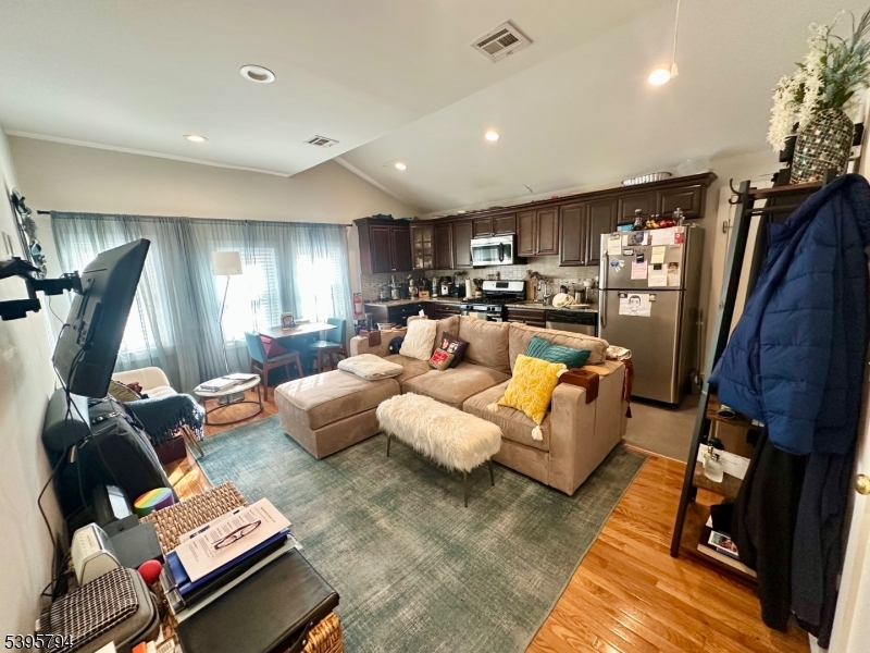 390 Apt4 Orange Rd #4, Montclair Twp., NJ 07042