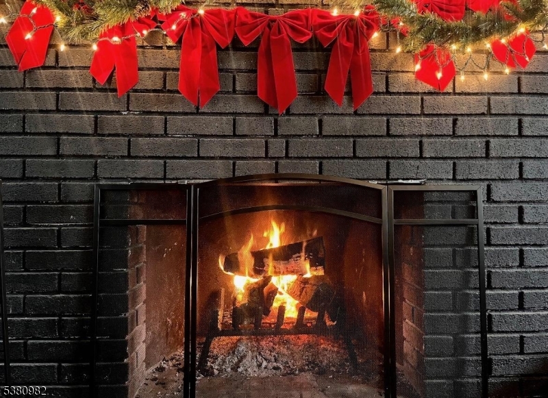 Hopatcong Boro, NJ 07821,4 Mohawk Trl