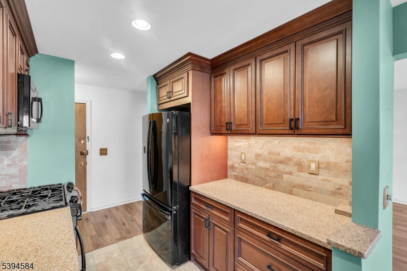 Clifton City, NJ 07013,605 Grove St #4