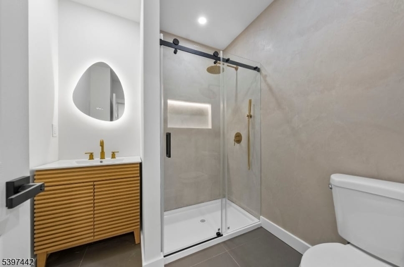 Jersey City, NJ 07305,336A Danforth Ave