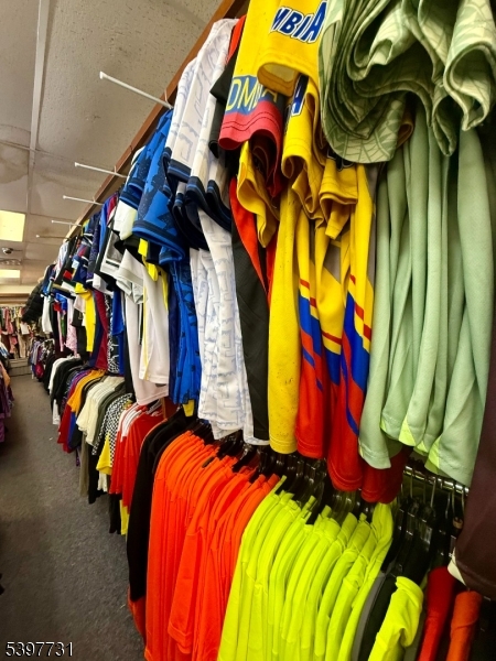 Elizabeth City, NJ 07201,825 Elizabeth Ave