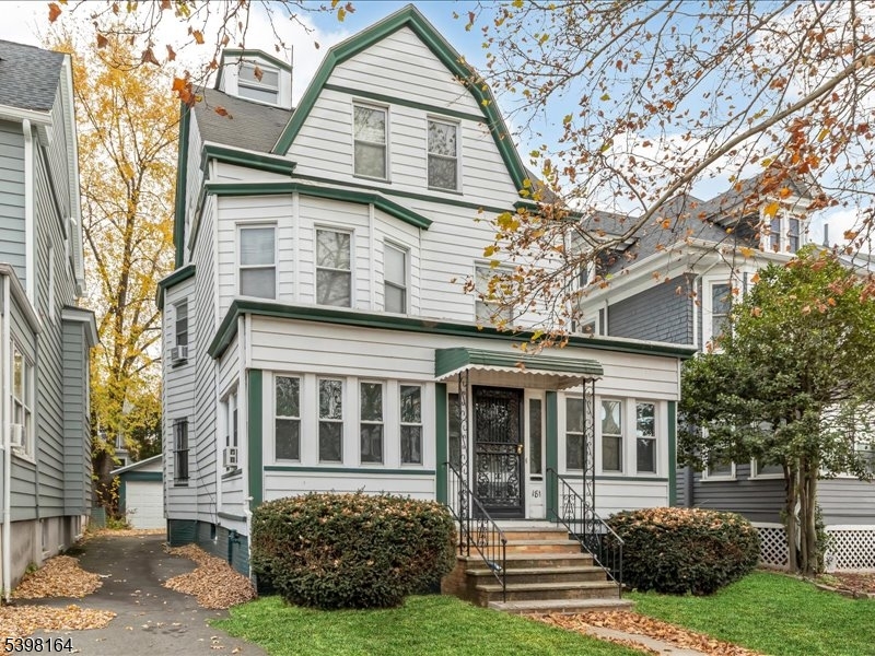 East Orange City, NJ 07017,181 Greenwood Ave