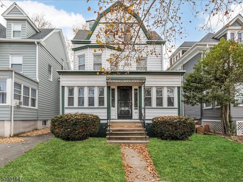 East Orange City, NJ 07017,181 Greenwood Ave