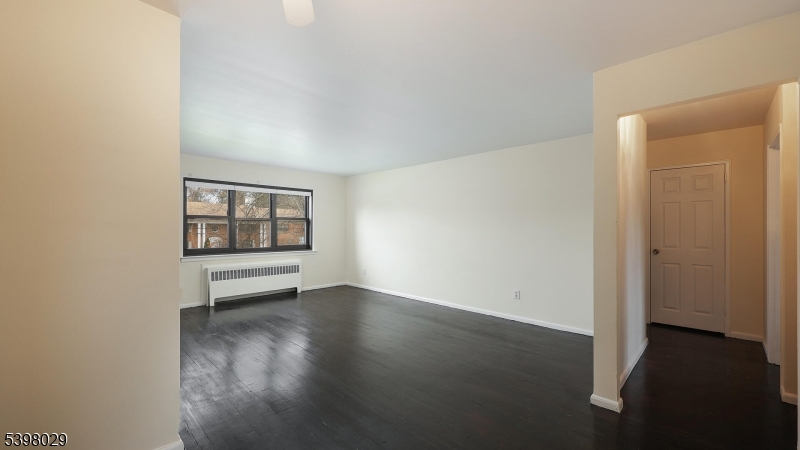 Westfield Town, NJ 07090,52B Sandra Circle #2B