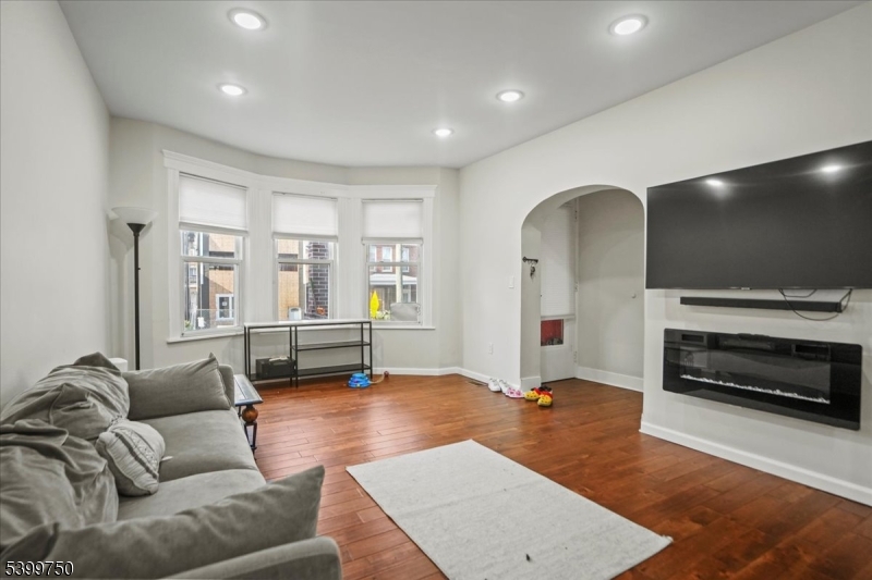 Jersey City, NJ 07304,244 Clinton Ave