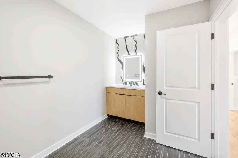 Newark City, NJ 07105,108 Fleming Ave #2B