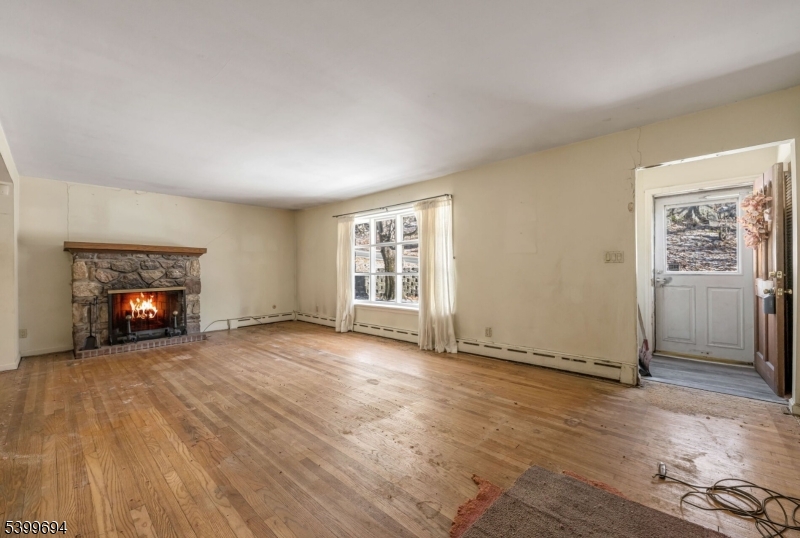 West Milford Twp., NJ 07480,91 Germantown Rd