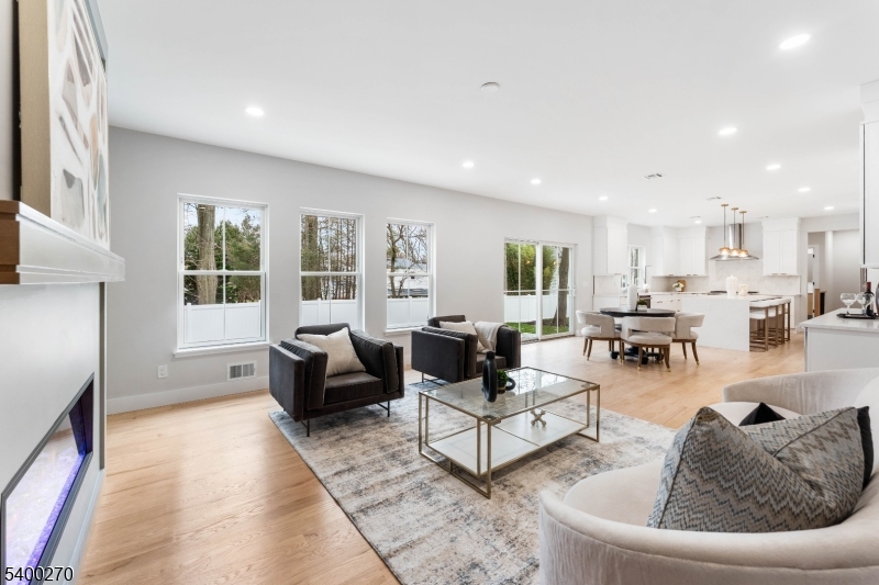 Clark Twp., NJ 07066,27 Stemmer Dr