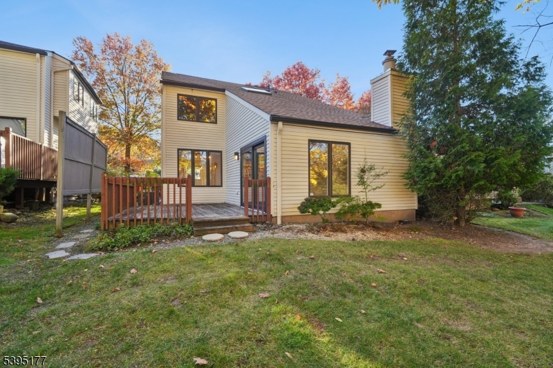 Roseland Boro, NJ 07068,16 Minnisink Dr