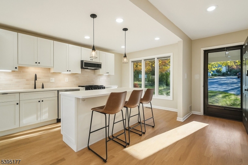 Roseland Boro, NJ 07068,16 Minnisink Dr