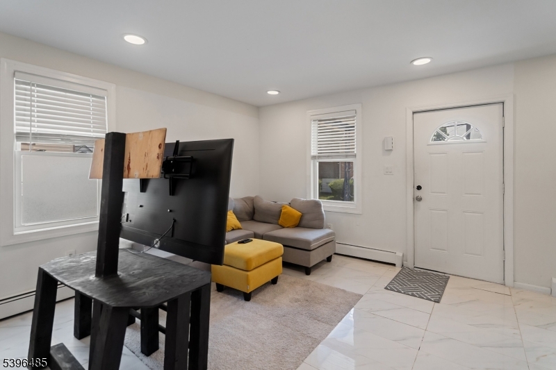 Woodbridge Twp., NJ 08861,6 Worden Ave