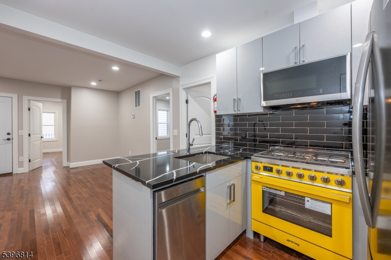 West Orange Twp., NJ 07052,24 Dean St