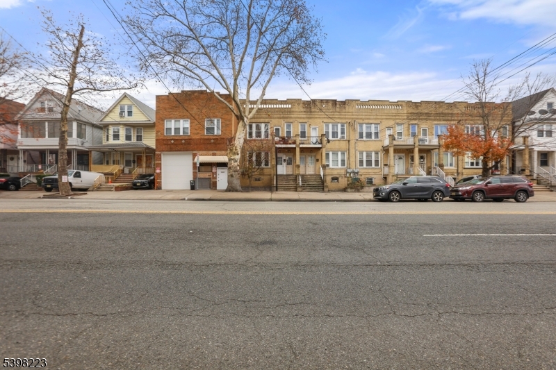 Bayonne City, NJ 07002,426 Kennedy Blvd