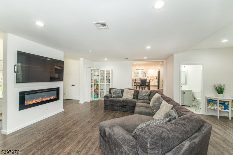 Sparta Twp., NJ 07871,115 Scudders Rd