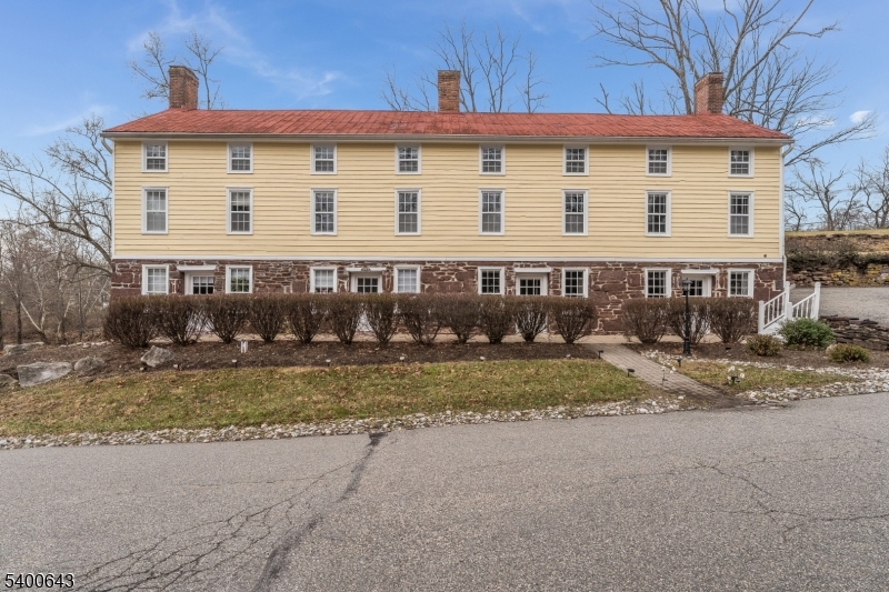 6 Darts Mill Rd, Readington Twp., NJ 08822