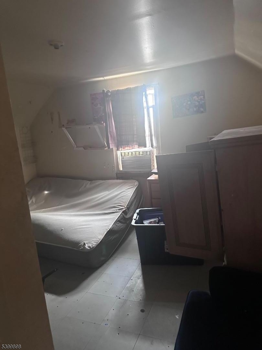 Elizabeth City, NJ 07201,152 Jacques St