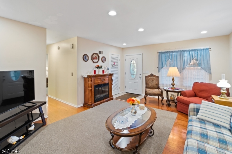 Rahway City, NJ 07065,71 Dukes Rd