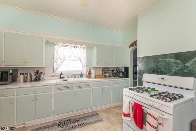 West Orange Twp., NJ 07052,47 Quinby Pl