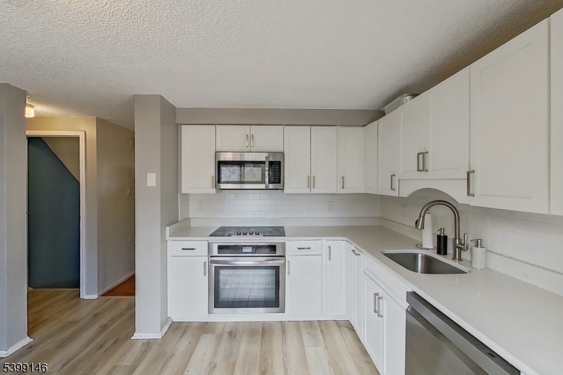 Irvington Twp., NJ 07111,54 Bruen Ave #1