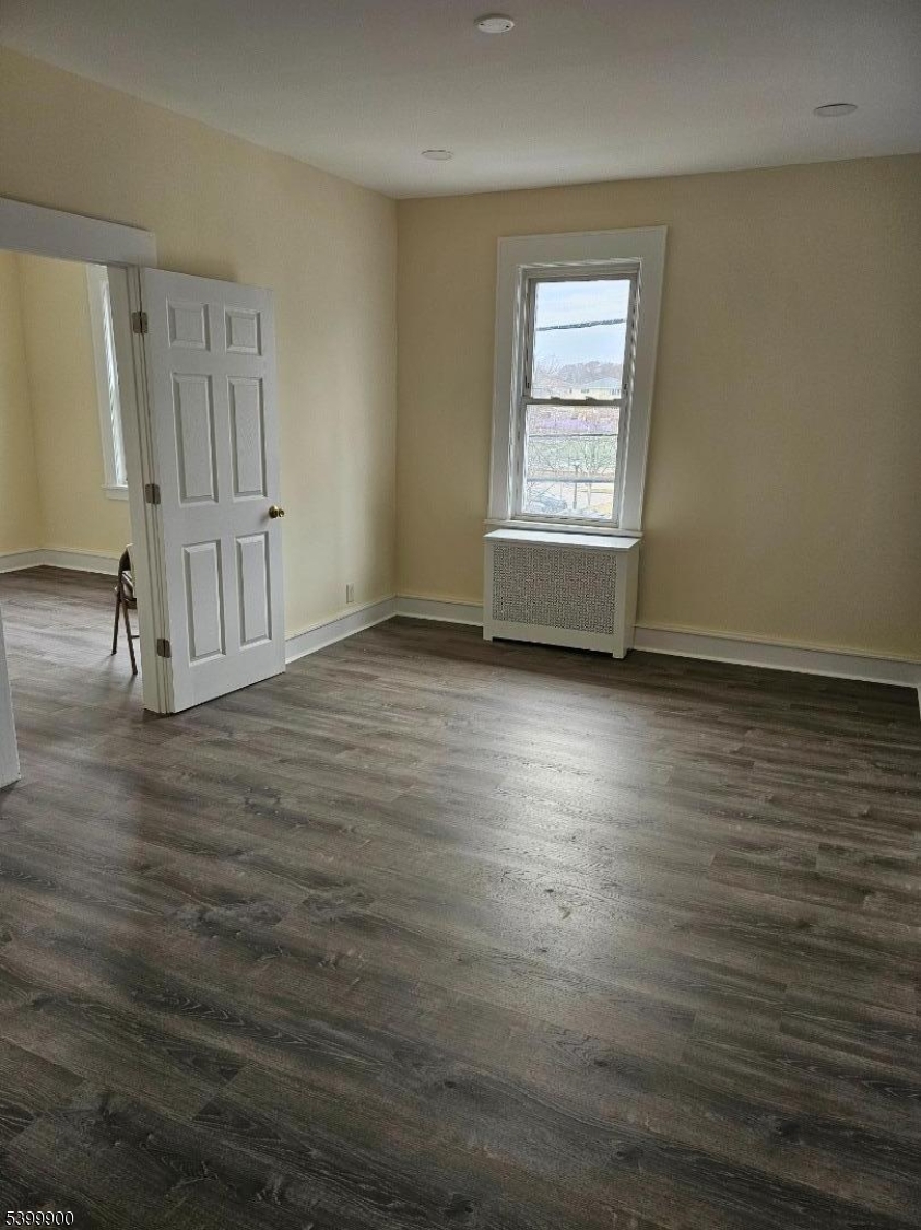 Garfield City, NJ 07026,88 Elizabeth St #2