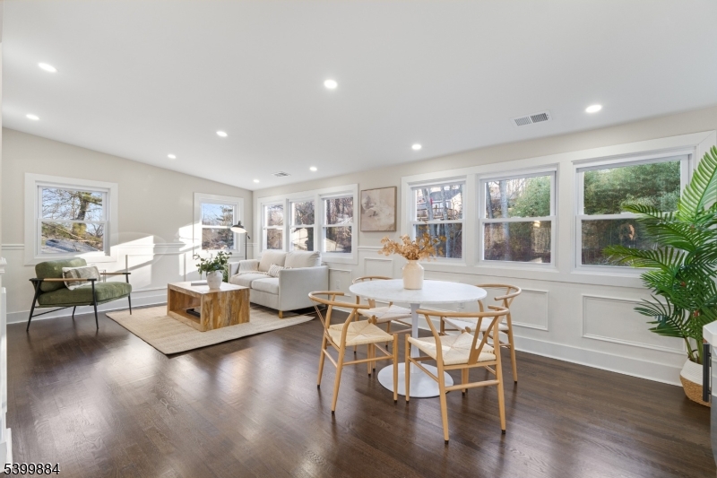 Morris Twp., NJ 07960,9 Dorothy Dr