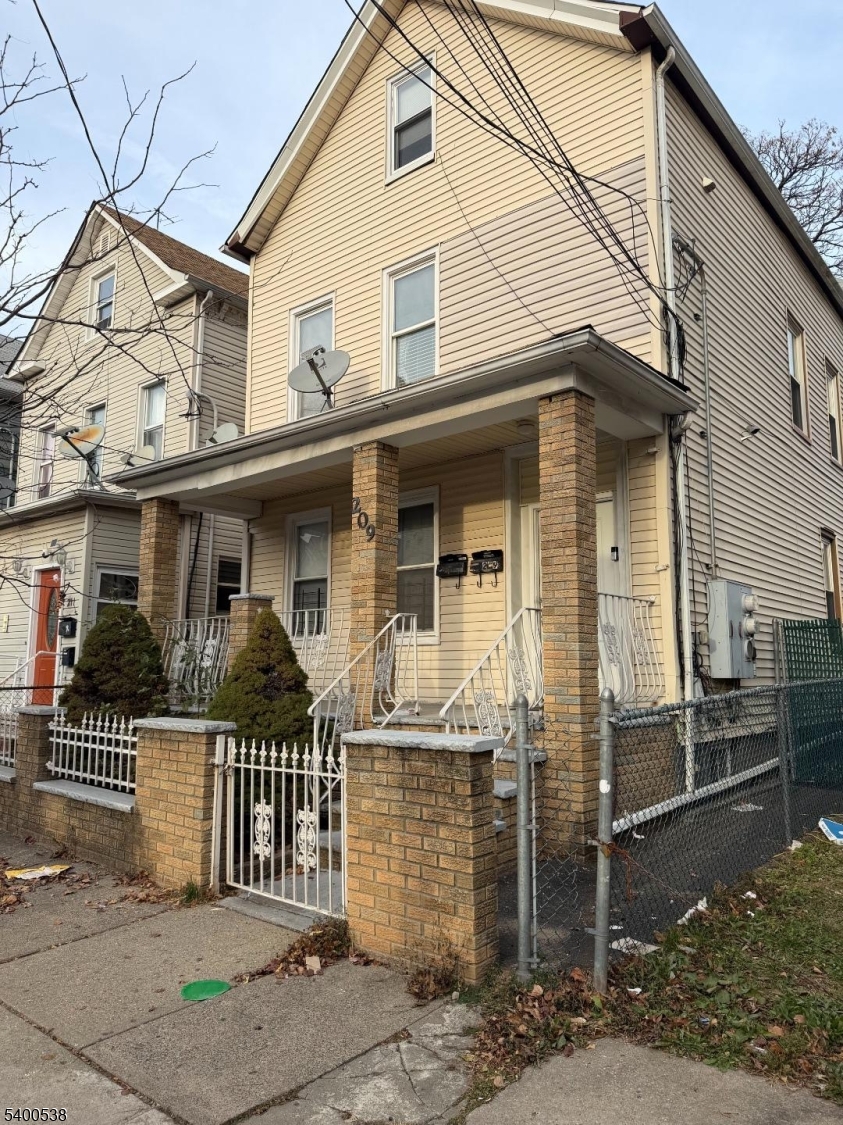 209 Inslee Pl, Elizabeth City, NJ 07206