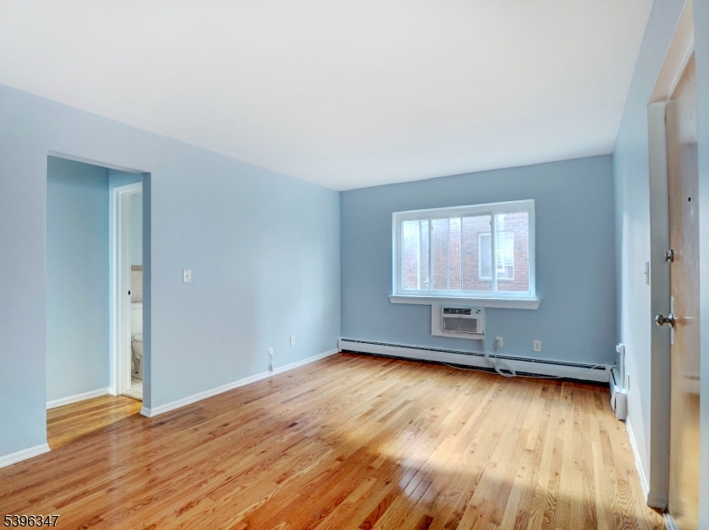 South Orange Village Twp., NJ 07079,372 Valley St #5F