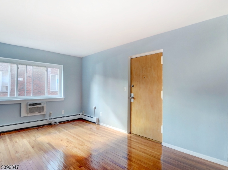 South Orange Village Twp., NJ 07079,372 Valley St #5F