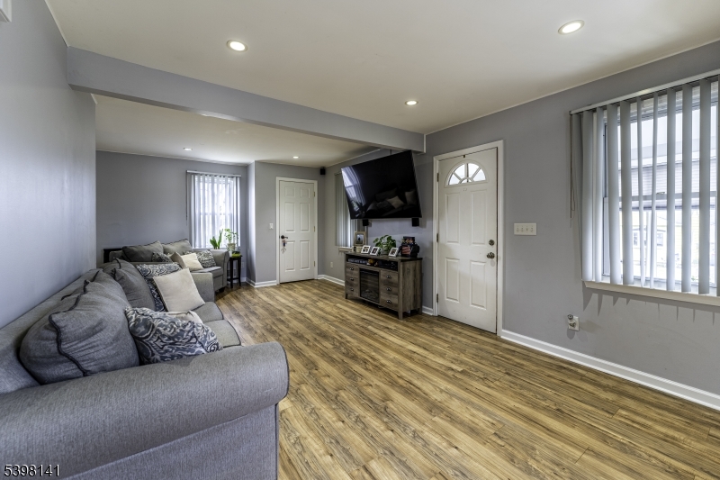 Manville Boro, NJ 08835,96 S 19Th Ave