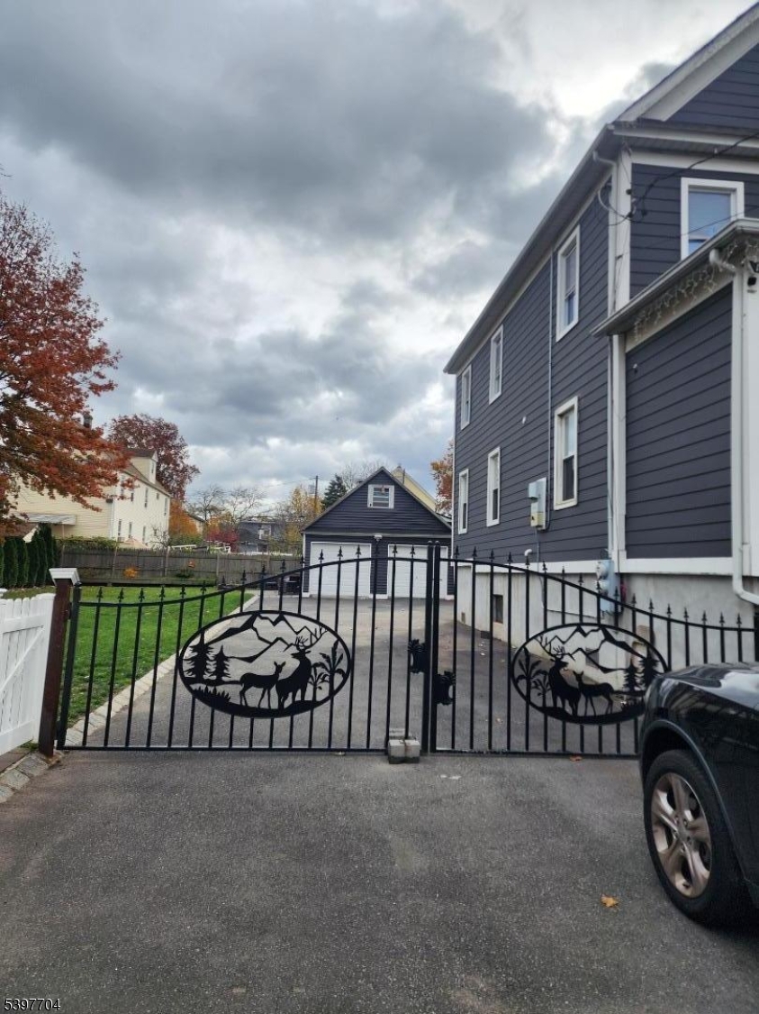 Linden City, NJ 07036,30 E 15Th St