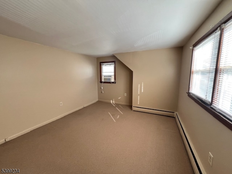 Woodland Park, NJ 07424,30 Garden Ave