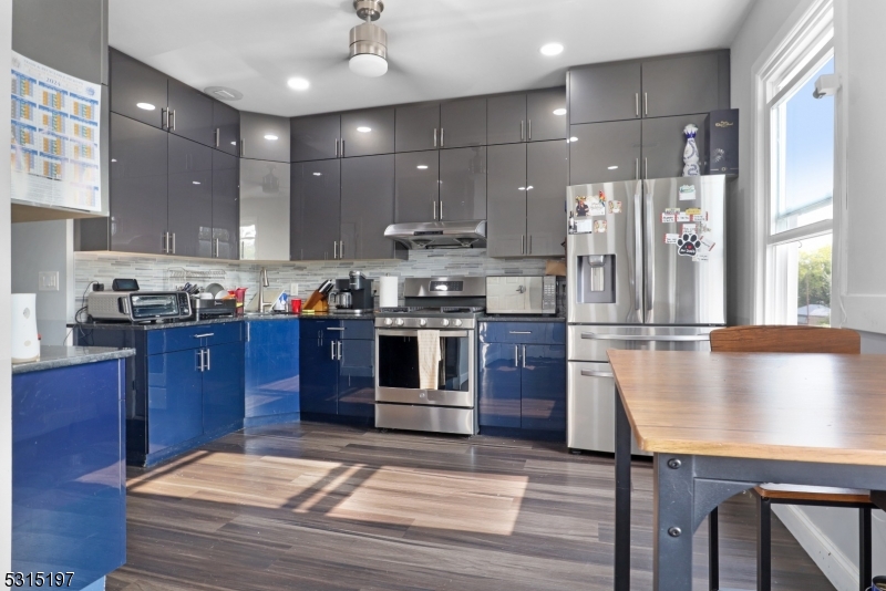 Elizabeth City, NJ 07201,737 Jackson Ave #2