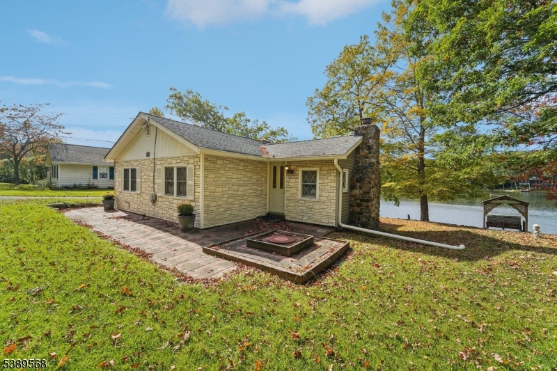 48 Lake Shore Rd E., Hardyston Twp., NJ 07460