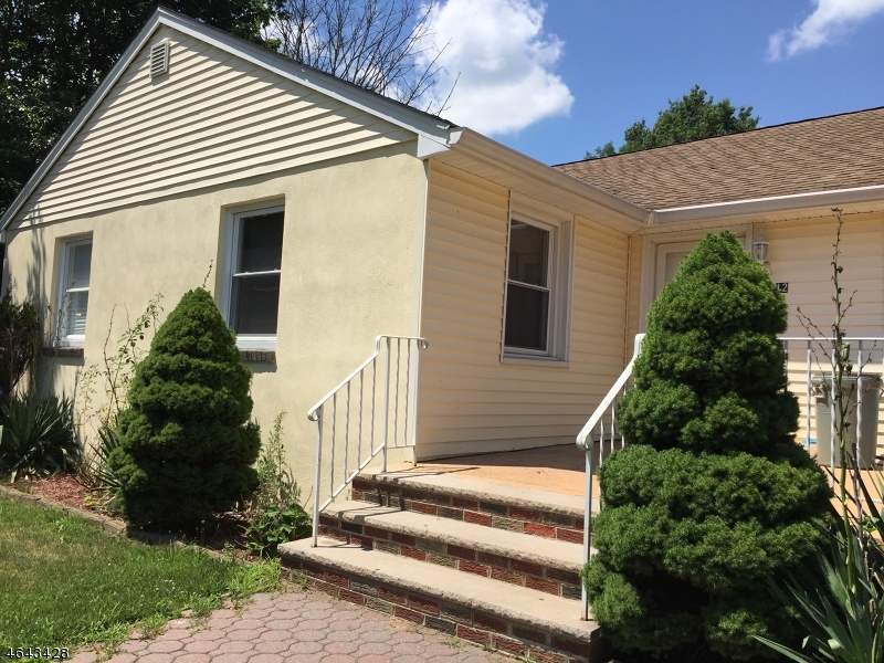 12 Franklin Pl, Wanaque Boro, NJ 07420